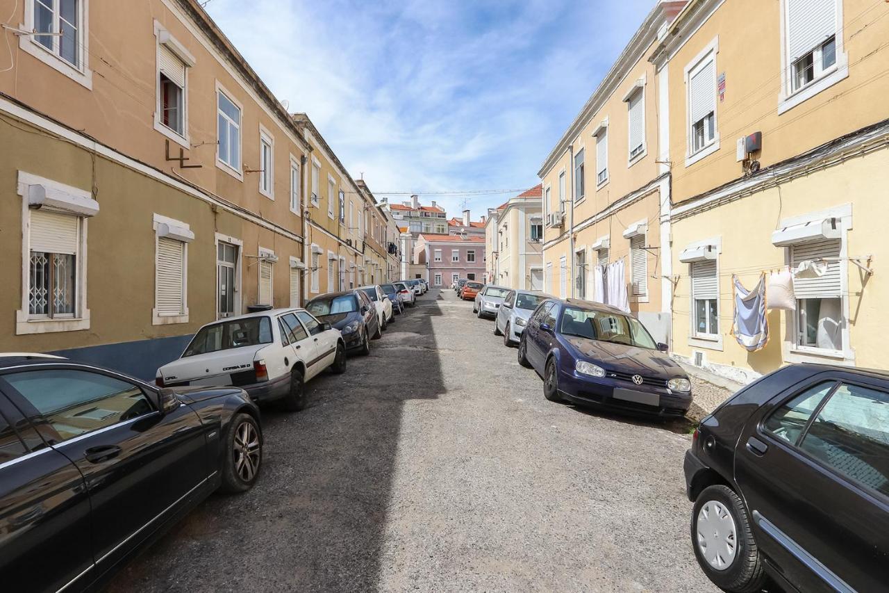Wal Apartments- 3 Bedrooms With Parking Space Lisbon Bagian luar foto